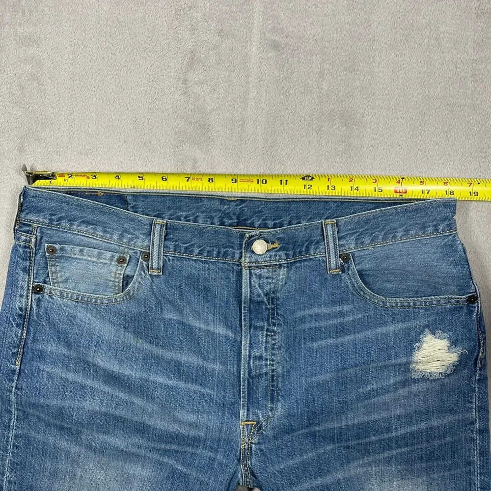 Levi's 501 Jeans Mens 38x31 Blue Distressed Straight Leg Button Fly READ